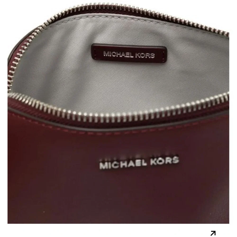 MICHAEL KORS Jet Set Medium Leather Travel Kit New